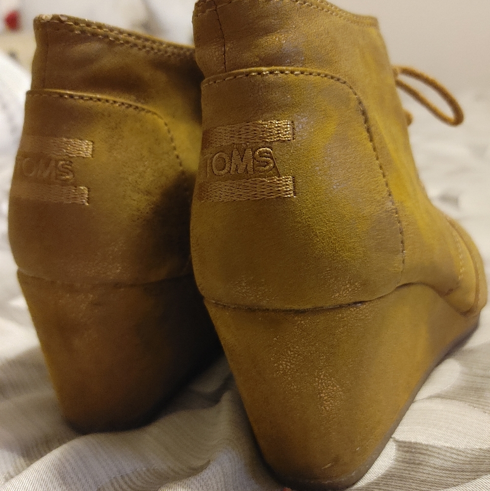 Toms Booties - Picture 2 of 2